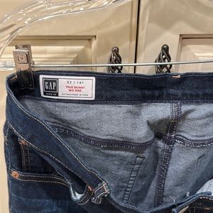 Gap true skinny mid rise jean, size 32/14s